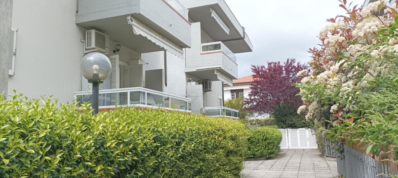 Апартаменти La Casina Di Ale Марина-ді-Каррара Екстер'єр фото